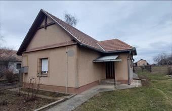 Eladó Besnyői családi ház hirdetés (83545336)