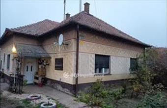 Eladó Tiszaföldvári családi ház hirdetés (36733944)