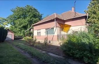 Eladó Nagybánhegyesi családi ház hirdetés (15983932)