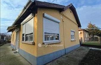 Eladó Tiszafüredi családi ház hirdetés (85673754)