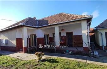 Eladó Jászberényi családi ház hirdetés (34971279)