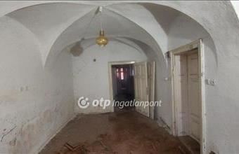 Eladó Mosonmagyaróvári ikerház hirdetés (56734836)