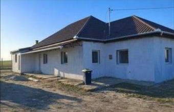 Eladó Tápiószentmártoni családi ház hirdetés (77344757)