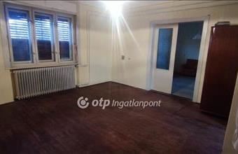 Eladó Tiszaföldvári családi ház hirdetés (67223949)