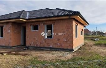 Eladó Kecskeméti ikerház hirdetés (49544655)