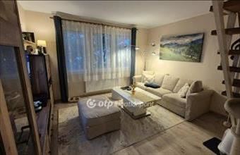 Eladó Egeri csúsztatott zsalus lakás hirdetés (43773133)