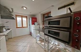 Eladó Tiszajenői üzlethelyiség utcafronton hirdetés (49846927)