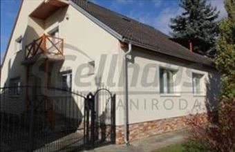 Eladó Pápai családi ház hirdetés (94849373)