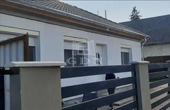 Eladó Siófoki családi ház hirdetés (48577423)