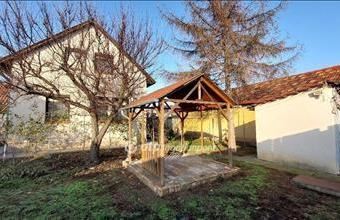 Eladó Csongrádi családi ház hirdetés (57745792)