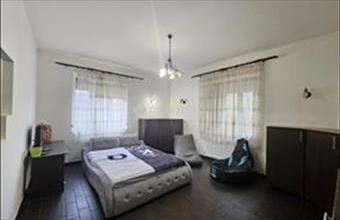 Eladó Budapest IV. kerületi családi ház hirdetés (49843484)