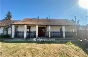 Eladó Jászfelsőszentgyörgyi családi ház hirdetés (12474991)