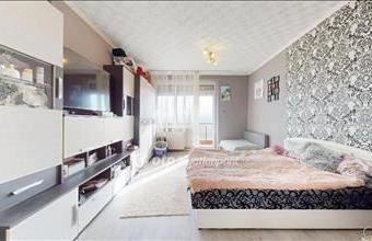 Eladó Kazincbarcikai csúsztatott zsalus lakás hirdetés (19482445)