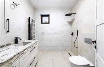 Eladó Leányfalui családi ház hirdetés (93379749)