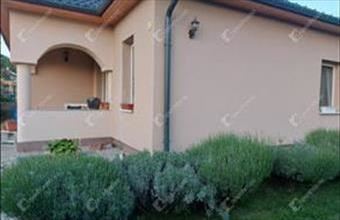 Eladó Pannonhalmai családi ház hirdetés (94533913)