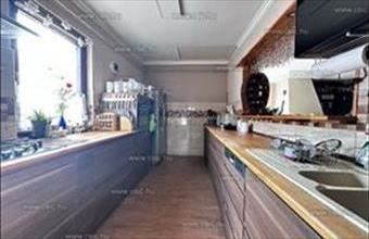 Eladó Budapest III. kerületi családi ház hirdetés (52596584)