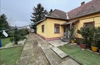 Eladó Szalkszentmártoni családi ház hirdetés (54485782)