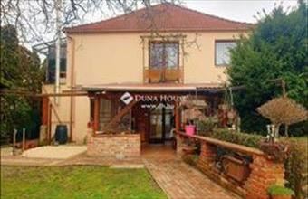 Eladó Pécsi családi ház hirdetés (87631879)