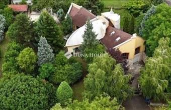 Eladó Pécsi családi ház hirdetés (75335933)