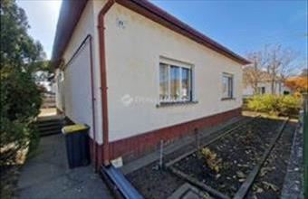 Eladó Bajai családi ház hirdetés (79533447)