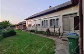 Eladó Nagybajomi családi ház hirdetés (24427726)