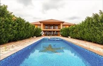 Eladó Szentendrei családi ház hirdetés (26992639)