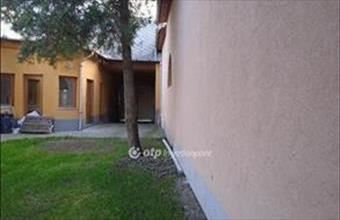 Eladó Gyöngyösi családi ház hirdetés (99697752)