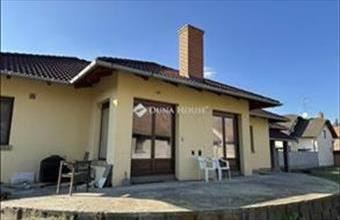 Eladó Nagykőrösi családi ház hirdetés (72738288)