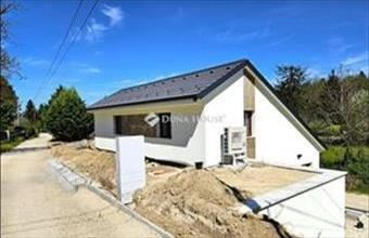 Eladó Győrújbaráti családi ház hirdetés (27929493)