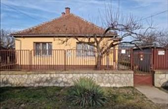 Eladó Kiskunhalasi családi ház hirdetés (78376839)