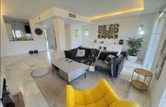 Eladó Spanyolországi sorház hirdetés (34637244)