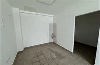 Kiadó Ságvári üzlethelyiség üzletházban hirdetés (87343843)