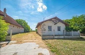 Eladó Sárpilisi családi ház hirdetés (34825877)