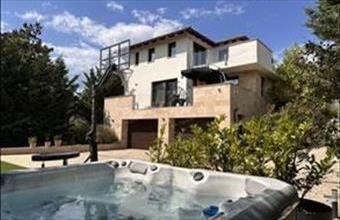 Eladó Szentendrei családi ház hirdetés (54453434)