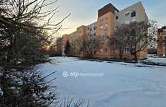 Eladó Pápai panel lakás hirdetés (23498557)