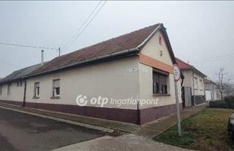 Eladó Jászberényi családi ház hirdetés (58433937)