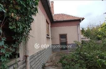 Eladó Jászberényi családi ház hirdetés (97774449)