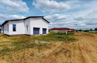 Eladó Nyíregyházai ikerház hirdetés (74433844)