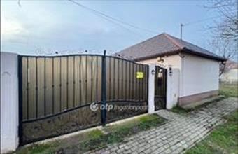 Eladó Berekböszörményi családi ház hirdetés (27433324)