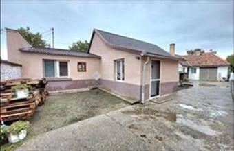 Eladó Várpalotai családi ház hirdetés (94743987)