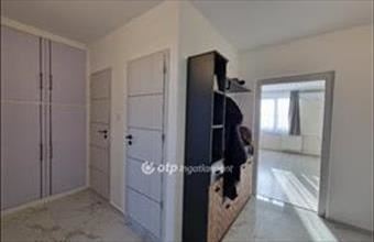 Eladó Pápai panel lakás hirdetés (13492774)