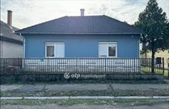 Eladó Tiszadadai családi ház hirdetés (14344345)