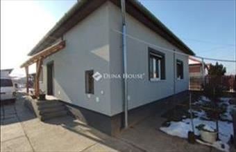 Eladó Röszkei családi ház hirdetés (66937346)