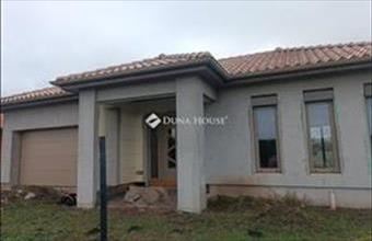 Eladó Röszkei családi ház hirdetés (79757944)