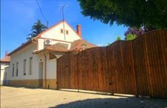 Eladó Szentesi családi ház hirdetés (44935852)