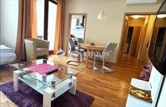 Eladó Budapest VI. kerületi csúsztatott zsalus lakás hirdetés (57482234)