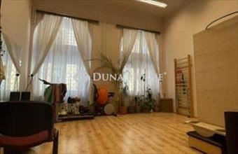 Eladó Budapest VIII. kerületi üzlethelyiség utcafronton hirdetés (24329476)