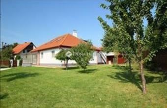 Eladó Balatonkenesei családi ház hirdetés (55377939)