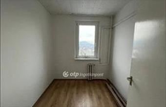 Eladó Budapest III. kerületi panel lakás hirdetés (33914985)