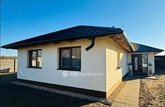 Eladó Debreceni családi ház hirdetés (39835175)